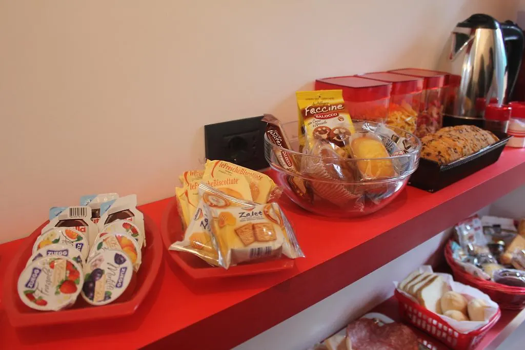 B&B J&B Roma 0*,  Italia
